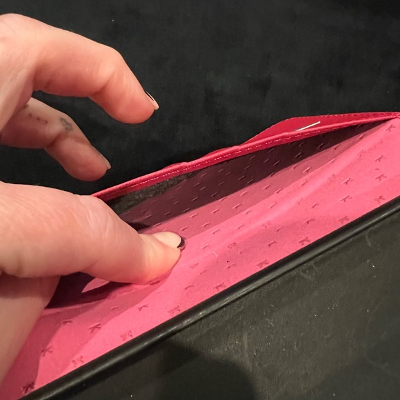 NWOT Kilino Phone Case and Wallet for Galaxy S22 - Picture 9 of 14